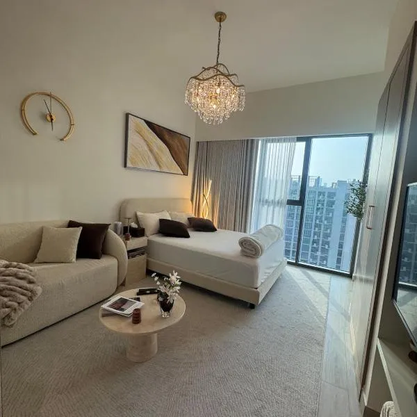 Luxury Studio Burj Khalifa View, hotel en Dubái