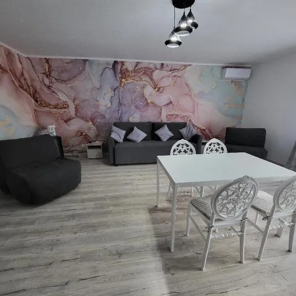 Casa Ratiu Apartamente 3 stele Airport Bucharest Therme Bucharest, hotel in Baloteşti
