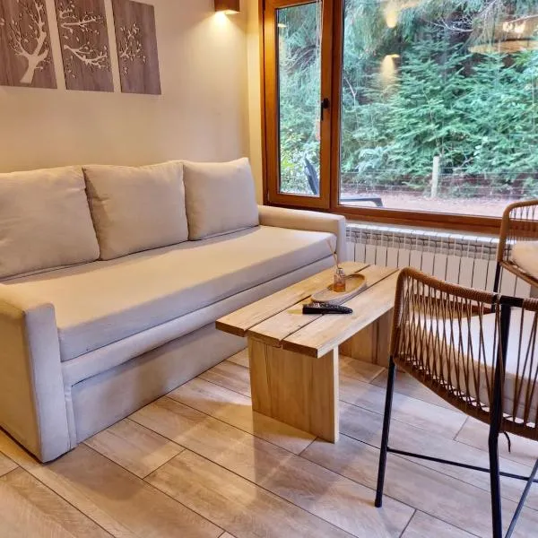 Remanso del Bosque - Maiten Cabin, khách sạn ở Villa La Angostura