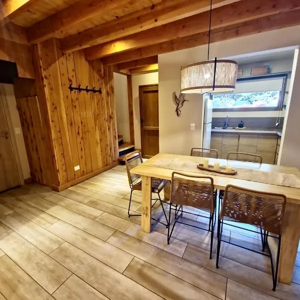 Remanso del Bosque - Cauquen Cabin, hotel in Villa La Angostura