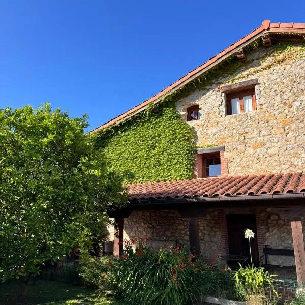 El sitio de la Poza, מלון בUdias