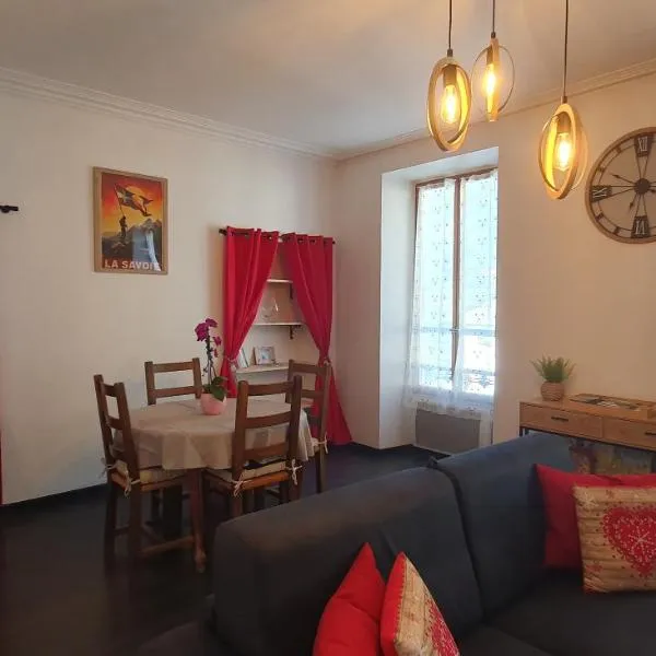 le galeta cosy calme et chaleureux avec vue sur la montagne、エギュブランシュのホテル