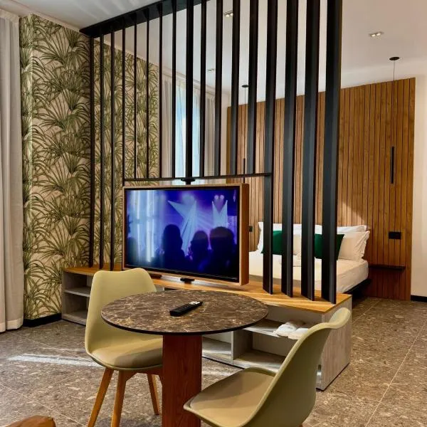 RoomsCarloFeliceStation, hotel en Turín