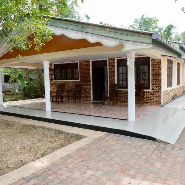 Green Village Anuradhpura, hotel in Malawa