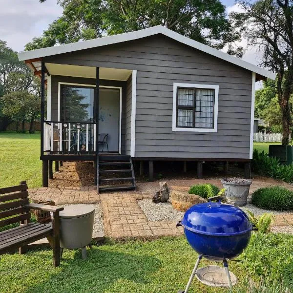 Elmscote Cottages - Cabin 2, hotel in Krugersdorp