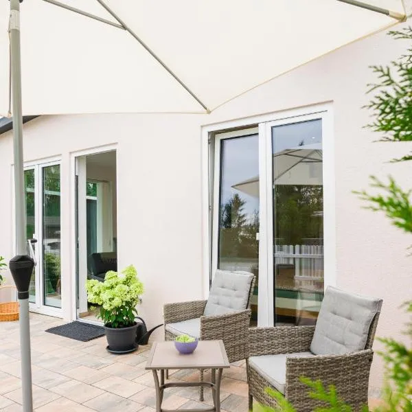 Modernes Ferienhäuschen am Zeulenrodaer Meer - Terrasse, Klimaanlage & Fußbodenheizung, отель в городе Цойленрода