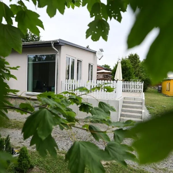 Modernes Ferienhäuschen am Zeulenrodaer Meer - Terrasse, Klimaanlage & Fußbodenheizung โรงแรมในซอยเล็นโรดา