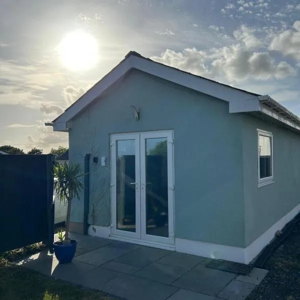 The Cosy Cabin, hotel in Pembrokeshire