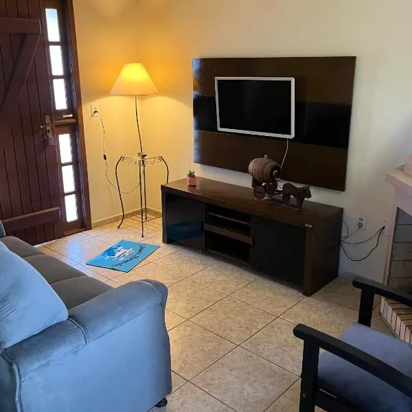 Apartamento amplo 300m da praia, Hotel in São Lourenço do Sul
