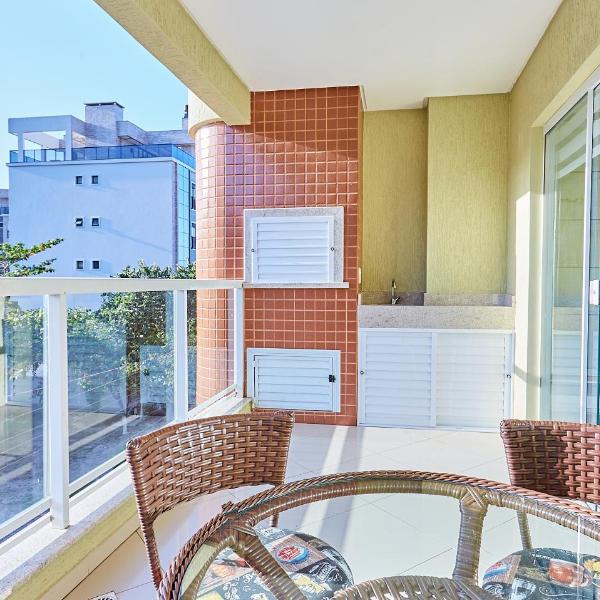 1075 Apartamento localizado a 100 metros da praia com 02 dormitórios e ampla sacada na praia do centro de Bombinhas - Foto 5