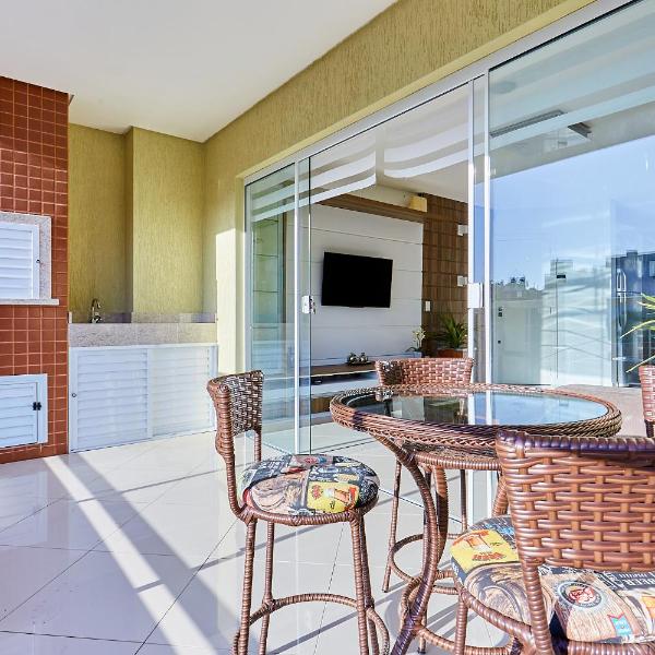 1075 Apartamento localizado a 100 metros da praia com 02 dormitórios e ampla sacada na praia do centro de Bombinhas - Foto 4