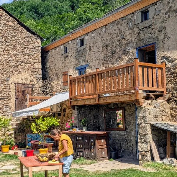 Le Mas Franc, hotel v destinaci Enveitg