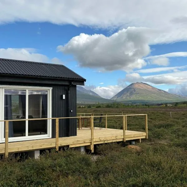 Stormur Cottages, hotel in Vallanes