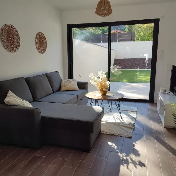 Maison neuve Rochemaure vacances familiales ou déplacements professionnels, hotel em Rochemaure