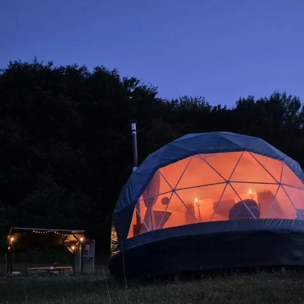 GLAMPING Považie, hotel in Trenčín