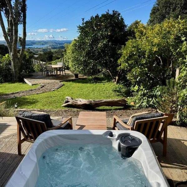 Raglan View Cottage, готель у місті Раглан
