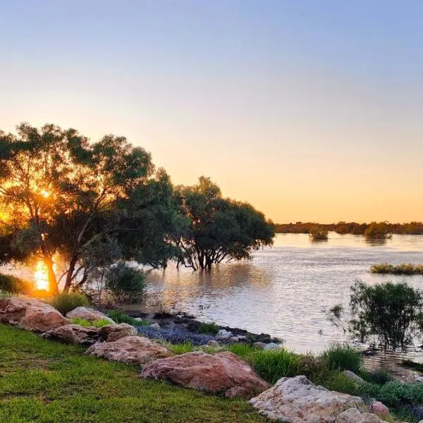 Birdsville Tourist Park, hotel in Birdsville