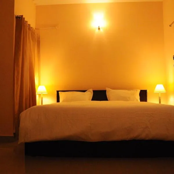 Jyothi Suites, hotel di Srīrangam