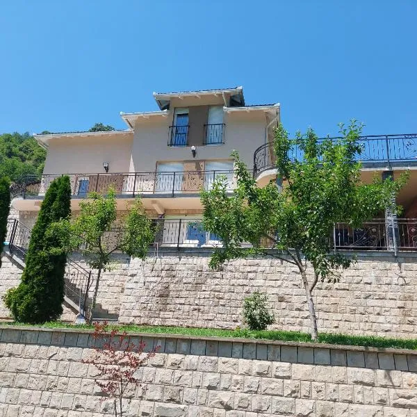Villa AS na Jablaničkom jezeru, hotel a Konjic