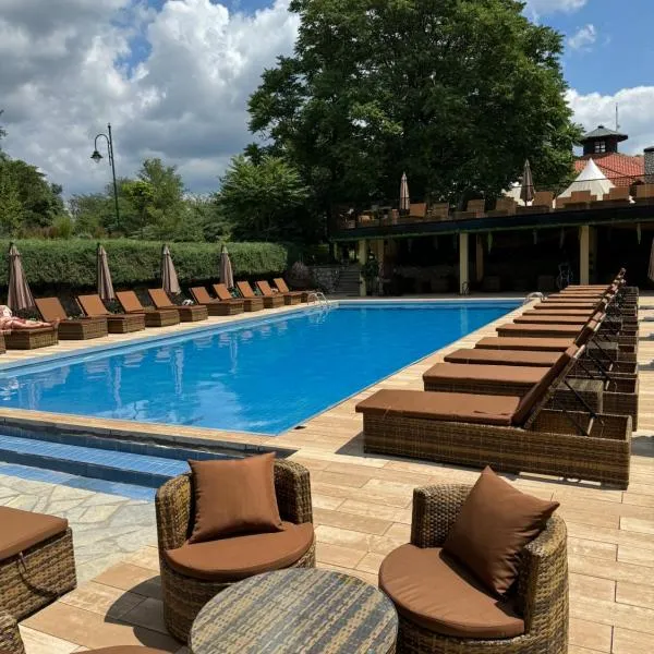 ATOS Srebrno jezero - Villa and Restaurant, hotel en Veliko Gradiste
