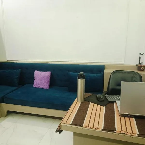 Home Stay - Maa Kaamal Deep, hotel v destinaci Súrat