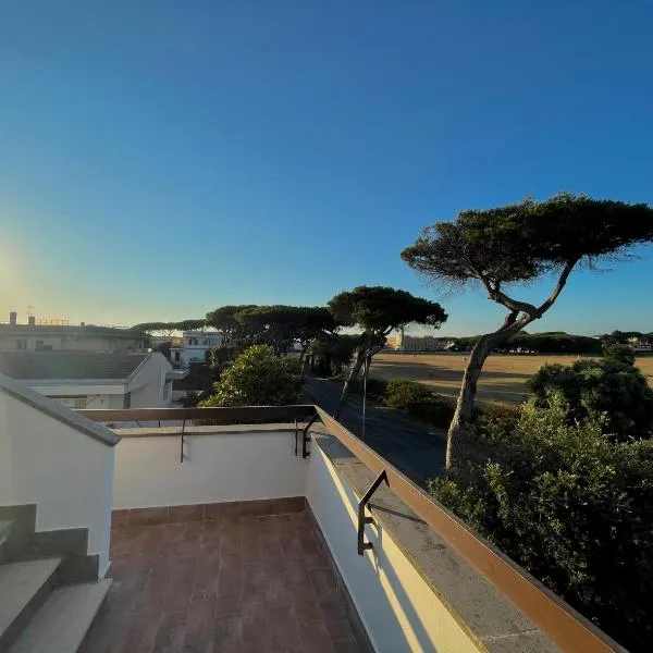 FELYX APARTMENT - Bright, Spacious, and 100 mt from the waves - Lavinio Mare, hotel in Anzio