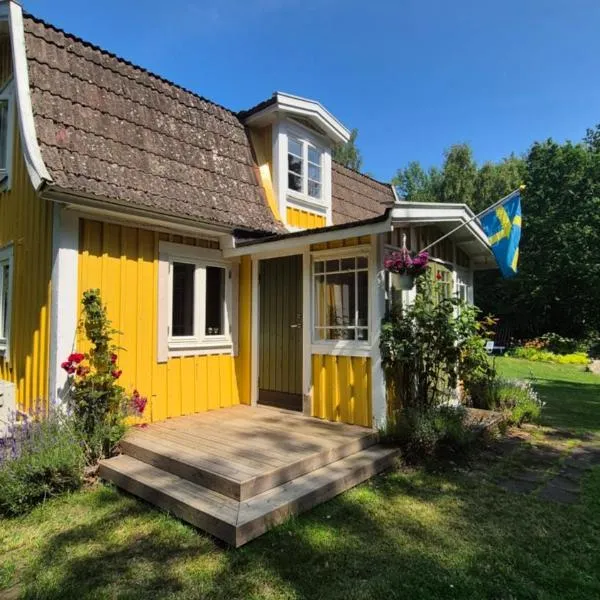 Trevliga stugor i Torhamn, perfekt för familjer, hotel v destinaci Karlskrona