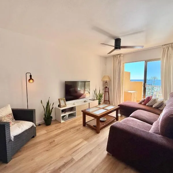 Blue Bay Sea Views Apartment, hotel in Fuengirola