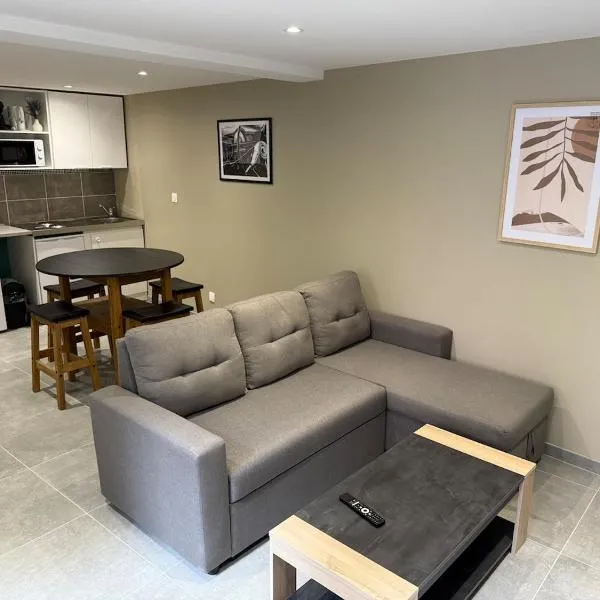 Apartment 9 - Hyper center - 1 to 6 people, hotelli kohteessa Douai