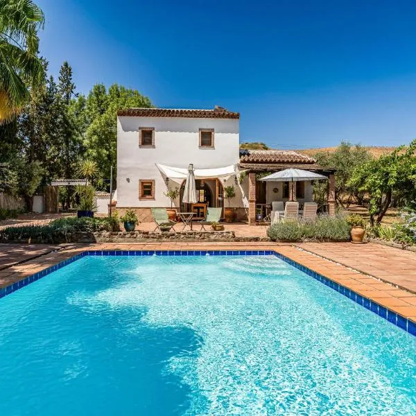 Luxurious Home In Algodonales, hotel in Algodonales