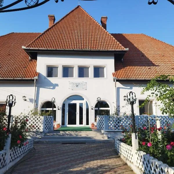 St. Kristóf Vendégház, hotel in Abádszalók