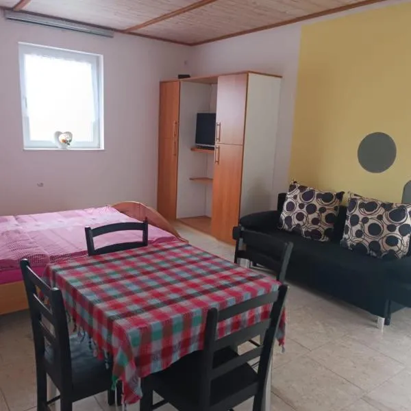 Imanje Mihailovic, hotel di Pružatovac