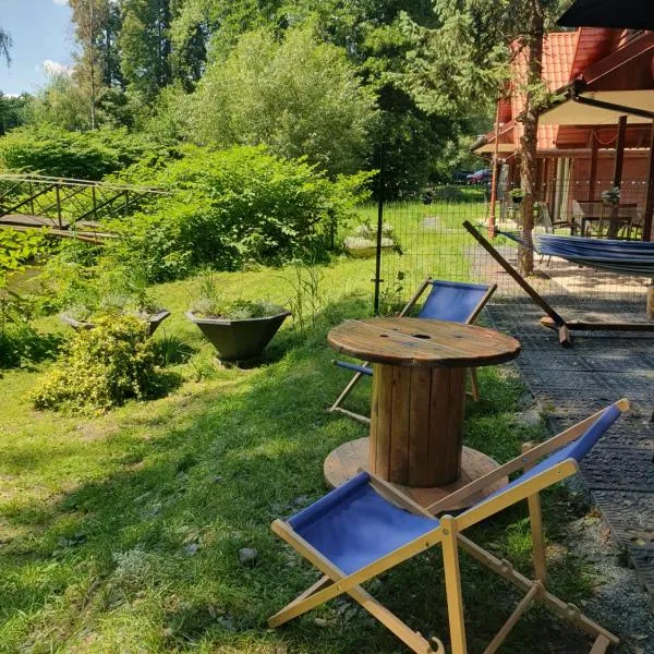 Opawski Zakątek 43, hotel a Pokrzywna