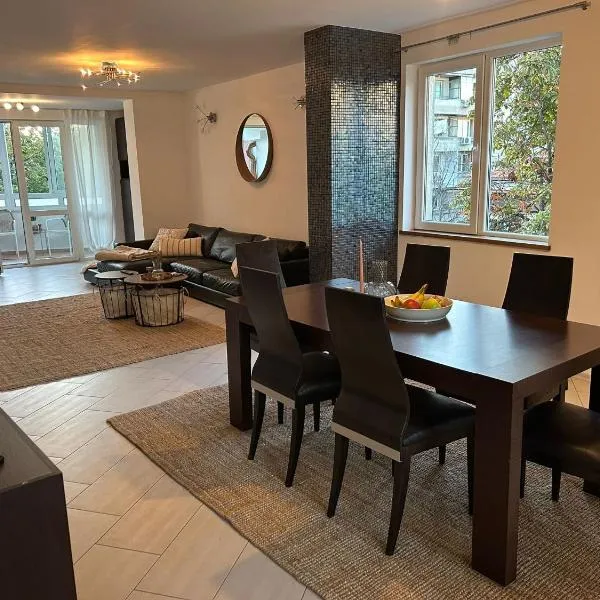 Family Paradise，位于鲁塞的酒店