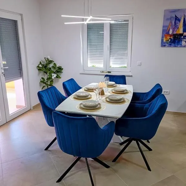 Apartma LANA, hotel a Capodistria