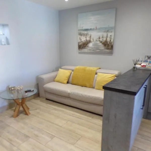 4 The Dome, Barton on sea - Where Comfort Meets the Coast, hotel v destinaci Barton on Sea