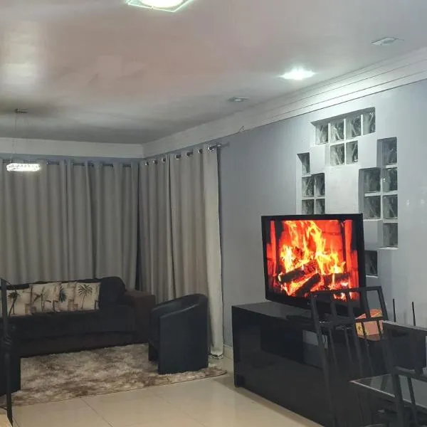 Casa-Ampla Porto Alegre-RS, hotel in Porto Alegre