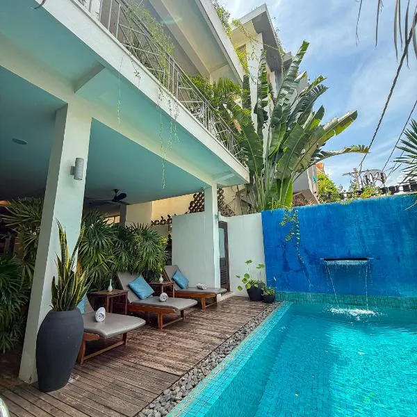 Family Style 3-Bedroom Suite by Baahu Villa, hotel di Siem Reap