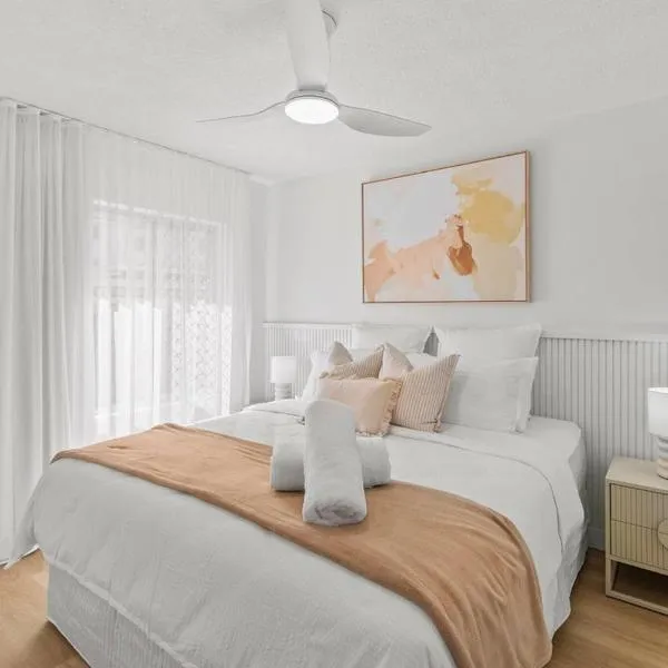 The Drift | King Beds| Oceanfront | Free Parking، فندق في غولد كوست