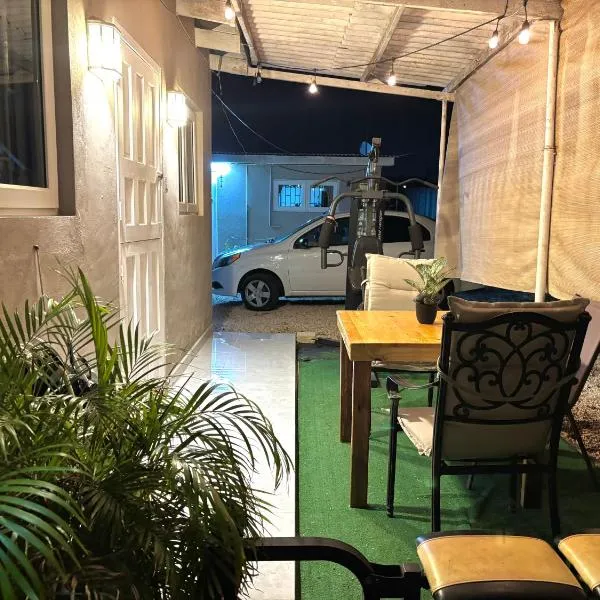 The Almas Apartment, hotel em Willemstad