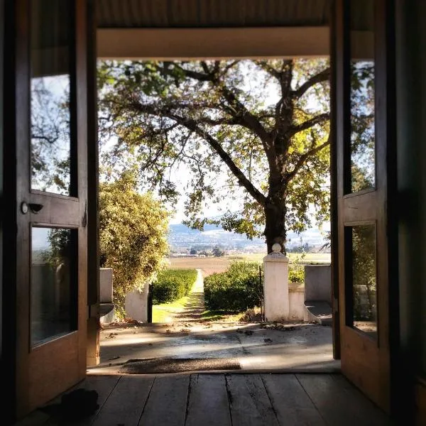 Hartebeeskraal Selfcatering cottage, hotel v destinaci Paarl
