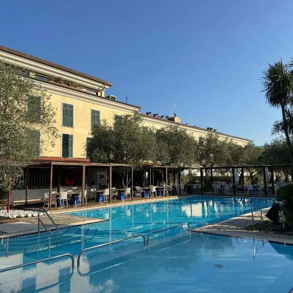 Sarzana Park Hotel, hotel v destinaci Sarzana