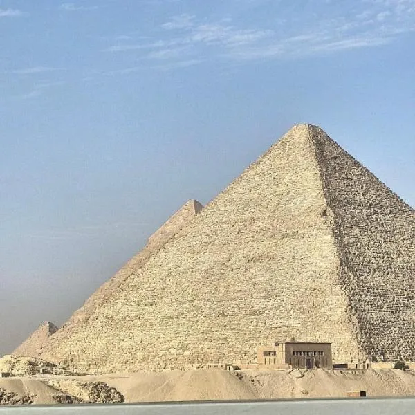 Miami Pyramids View, hotel en El Cairo