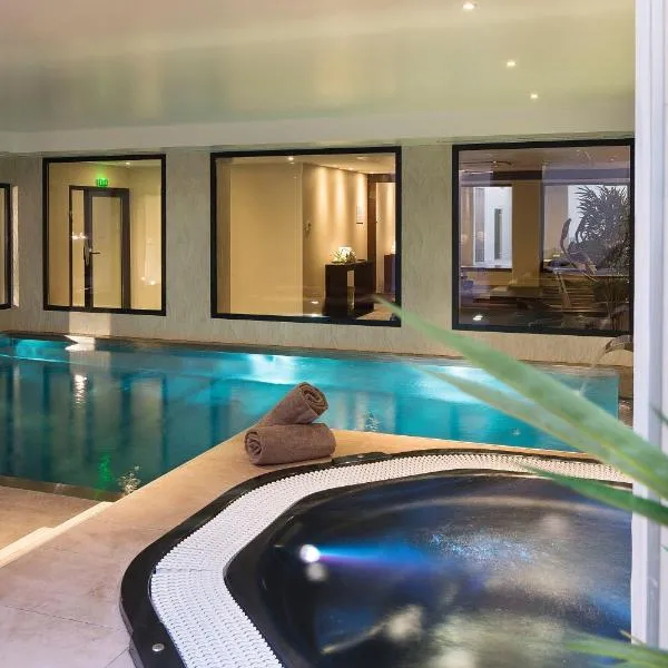 Hôtel & SPA Oceania L'Univers Tours、トゥールのホテル