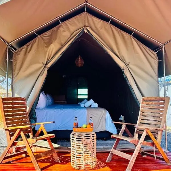Tlou Tribal Lodge, hotel in Pilanesberg