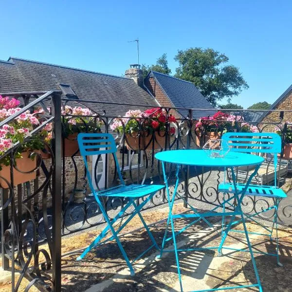 Guillousou, hotel in La Chapelle d'Audaine