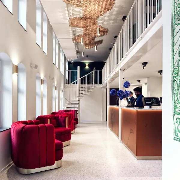 The Ald Hotel – hotel w Hadze