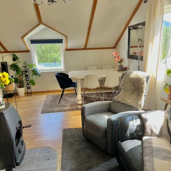 Studio in Os Near Bergen, hotel en Hetlefloten