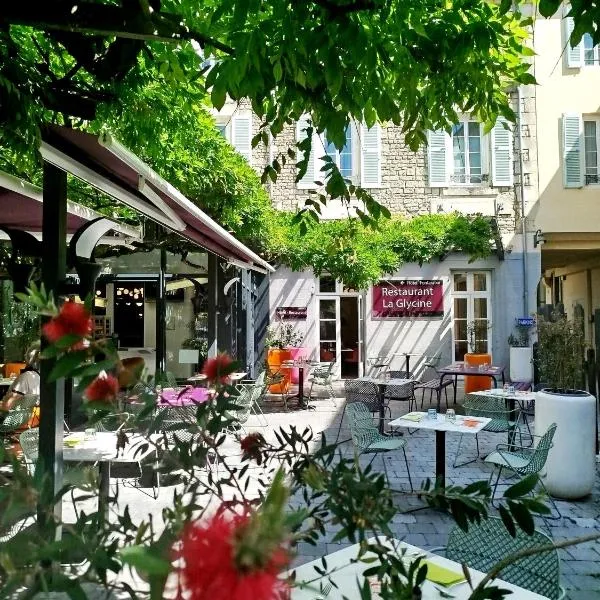 Logis Hôtel-Restaurant LE FONTARABIE, hotel v destinaci Fontenay-le-Comte