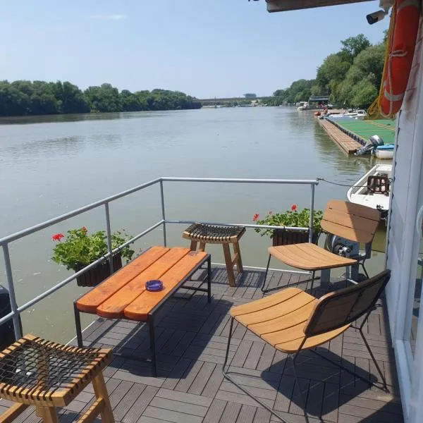 Víziház Szeged, hotel in Szeged